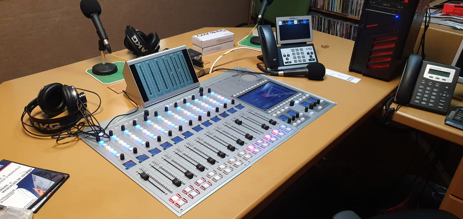 Spanish La Guancha installs two AEQ ATRIUM consoles and a Systel IP system in its studios