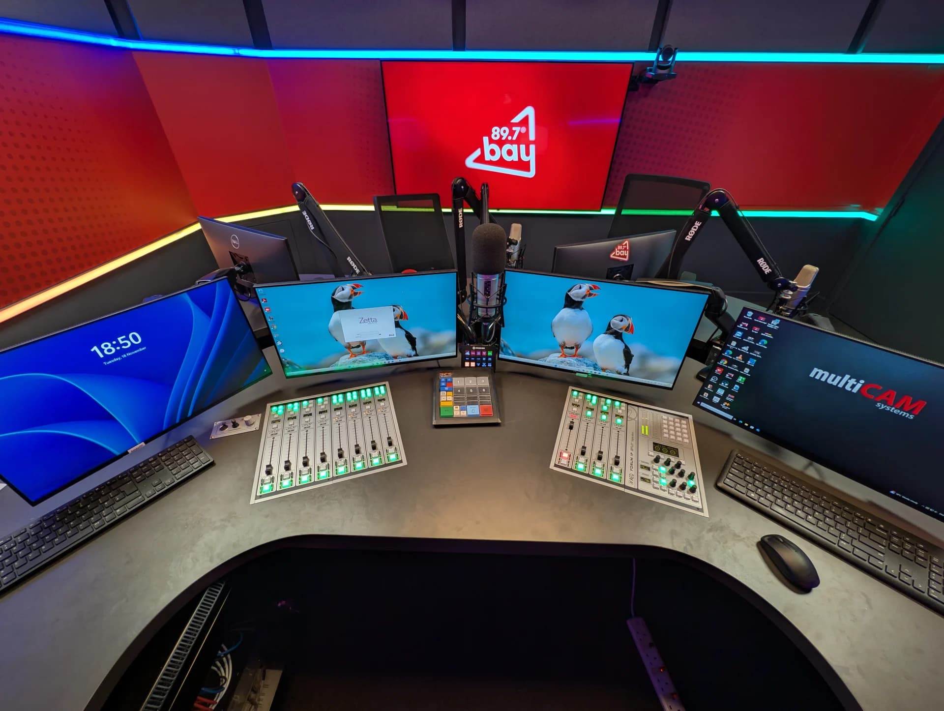 Bay Radio optimizes its broadcasts with the integration of the AEQ FORUM SPLIT CONSOLE