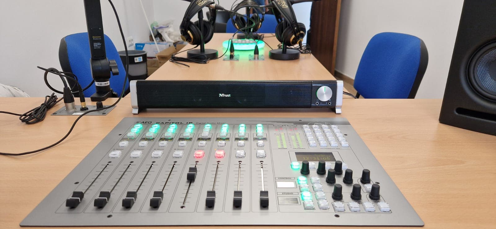 Local radio station Radio Siberia renews its studio with AEQ technology