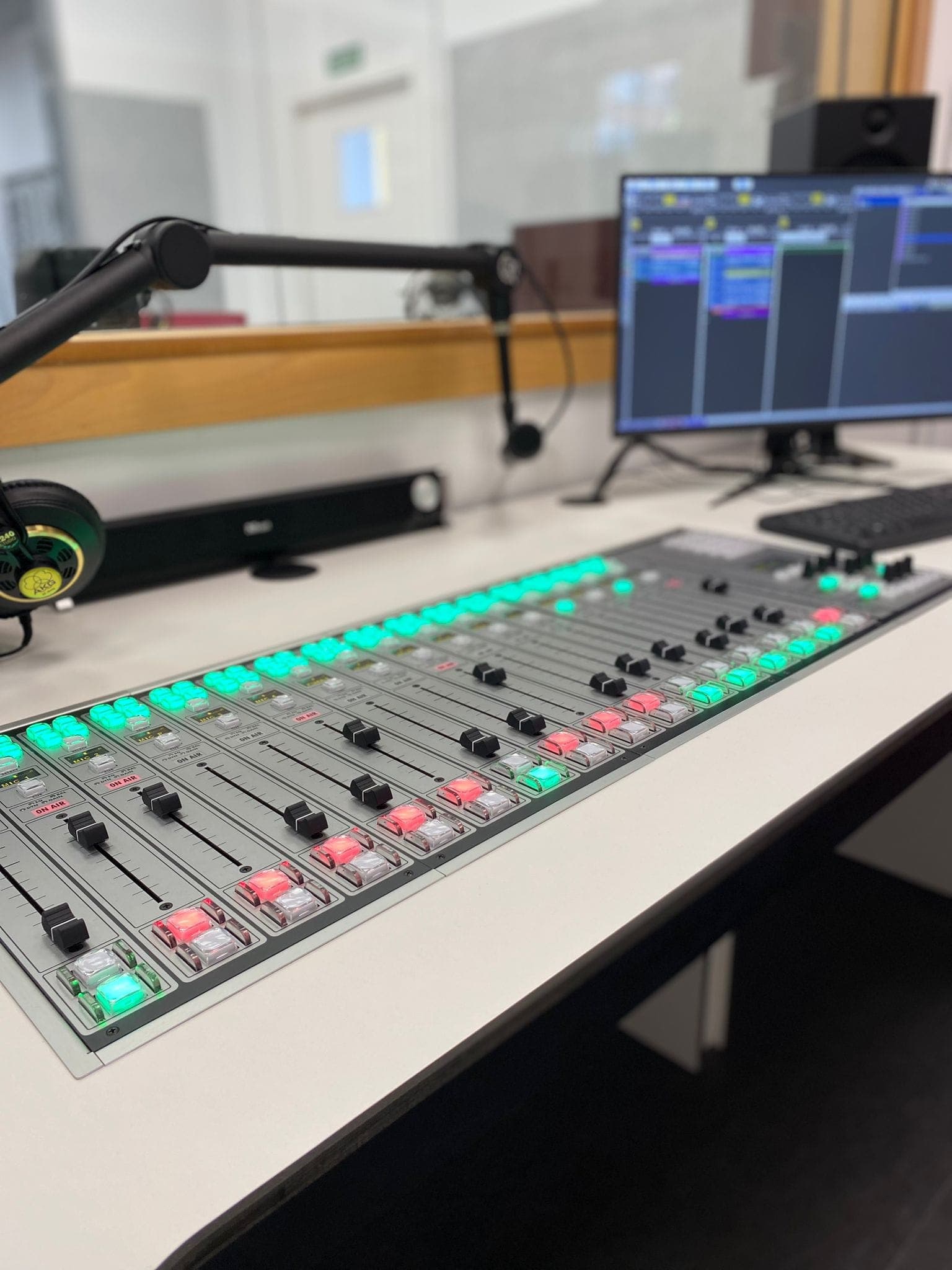 NEBRIJA UNIVERSITY CHOOSES AEQ ONCE AGAIN FOR ITS NEW
RADIO STUDIOS